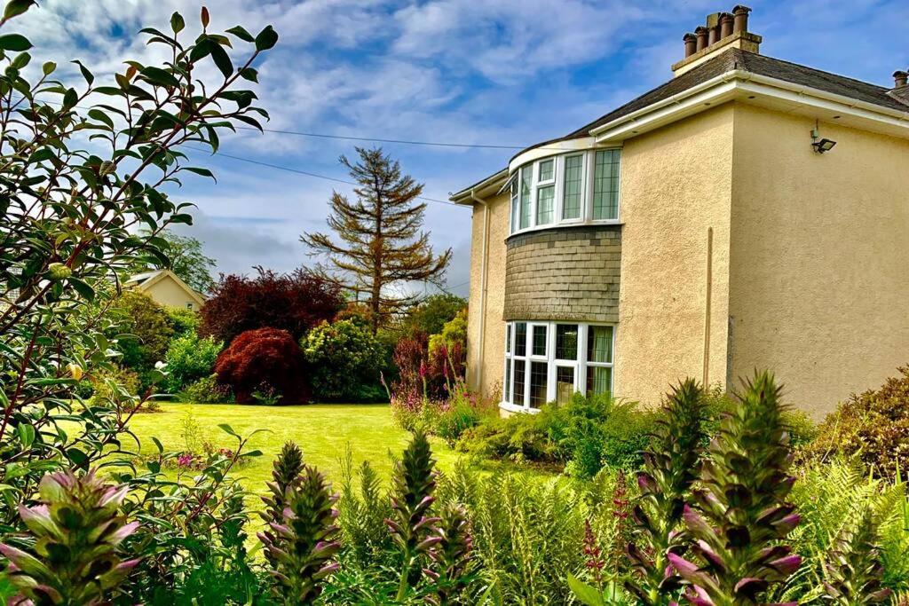 Hectors House Comfortable 4 Bed House In Mature Gardens Yelverton Exterior foto