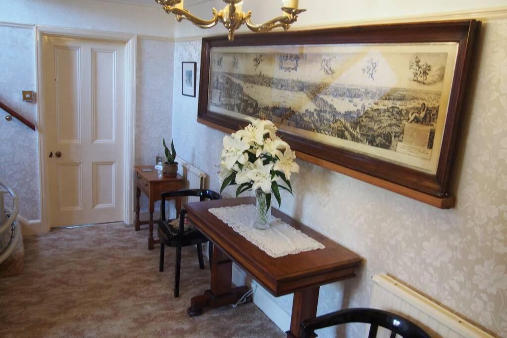 Hectors House Comfortable 4 Bed House In Mature Gardens Yelverton Exterior foto